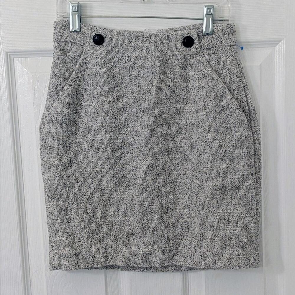 H&M Tweed Mini Skirt – Size 2 (US) – Fully Lined w/ Pockets – Classic Neutral